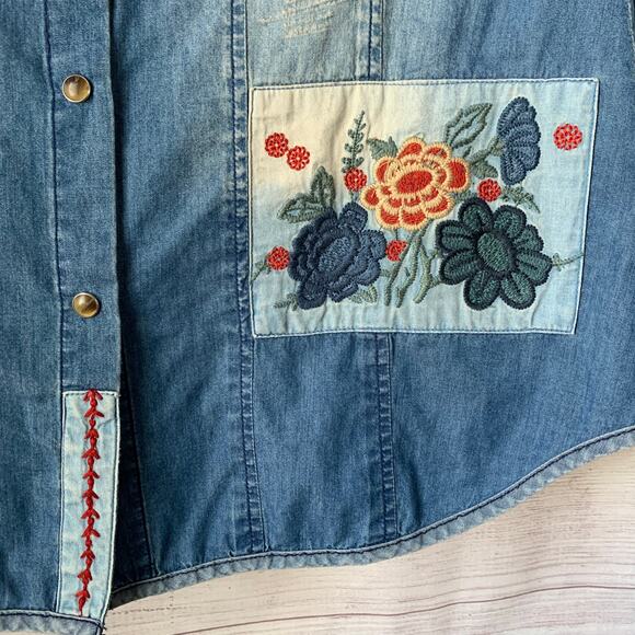 Tasha Polizzi Collection Denim Jean Button Up Shirt Embroidered Patchwork Size M - Picture 13 of 16